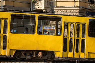 Lviv, Ukrayna, 18 Ağustos 2024 Lviv tramvayı şehir düzenli olarak bombalama ve balistik saldırı tehdidi altındayken çalışmaya devam etmektedir. Lviv 'in kamu hizmetleri Rus füzeleri tarafından hedef alınmıştır..
