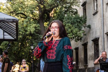 Lviv, Ukrayna, 18 Ağustos 2024 Ukrayna askeri müzik grubu Siver Orkestrası Ukrayna 'nın Lviv şehrinde Ukrayna ordusu için bir bağış etkinliği düzenledi..