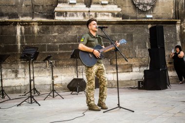 Lviv, Ukrayna, 18 Ağustos 2024 Ukrayna askeri müzik grubu Siver Orkestrası Ukrayna 'nın Lviv şehrinde Ukrayna ordusu için bir bağış etkinliği düzenledi..