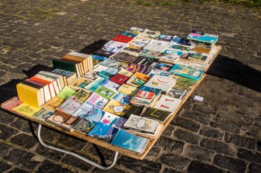 Lviv, Ukrayna, 19 Ağustos 2024 Ukrayna 'nın Lviv kentindeki bit pazarı..