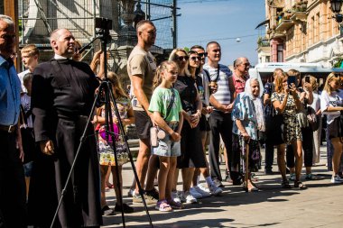 Lviv, Ukrayna, 18 Ağustos 2024 Ukrayna askeri bandosu Siver Orchestra 'nın Ukrayna' daki Lviv şehrindeki Ukrayna ordusuna bağış toplamak için verdiği bir konsere katıldı..