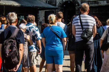 Lviv, Ukrayna, 18 Ağustos 2024 Ukrayna askeri bandosu Siver Orchestra 'nın Ukrayna' daki Lviv şehrindeki Ukrayna ordusuna bağış toplamak için verdiği bir konsere katıldı..