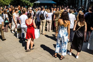 Lviv, Ukrayna, 18 Ağustos 2024 Ukrayna askeri bandosu Siver Orchestra 'nın Ukrayna' daki Lviv şehrindeki Ukrayna ordusuna bağış toplamak için verdiği bir konsere katıldı..