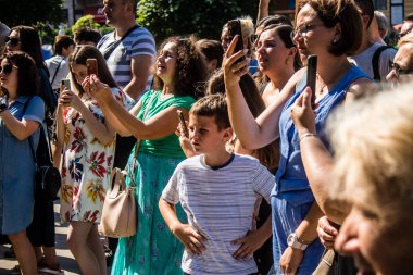 Lviv, Ukrayna, 18 Ağustos 2024 Ukrayna askeri bandosu Siver Orchestra 'nın Ukrayna' daki Lviv şehrindeki Ukrayna ordusuna bağış toplamak için verdiği bir konsere katıldı..