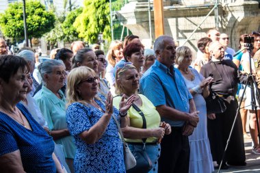 Lviv, Ukrayna, 18 Ağustos 2024 Ukrayna askeri bandosu Siver Orchestra 'nın Ukrayna' daki Lviv şehrindeki Ukrayna ordusuna bağış toplamak için verdiği bir konsere katıldı..