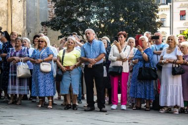 Lviv, Ukrayna, 18 Ağustos 2024 Ukrayna askeri bandosu Siver Orchestra 'nın Ukrayna' daki Lviv şehrindeki Ukrayna ordusuna bağış toplamak için verdiği bir konsere katıldı..