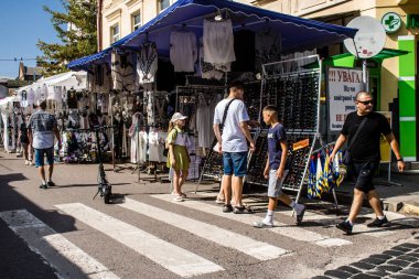 Lviv, Ukrayna, 19 Ağustos 2024 Krakivsky pazarı, Lviv 'deki en büyük pazarlardan biridir. Şehrin merkezinin yakınında yer almaktadır..