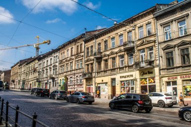 Lviv, Ukrayna, 22 Ağustos 2024 Lviv şehri. Rusya ile savaş sırasında, Lviv binaları Rus füzeleri tarafından tehdit ediliyor ve hedef alınıyordu. Altyapı ve binalar birincil hedeflerdir.