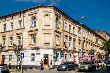 Lviv, Ukrayna, 22 Ağustos 2024 Lviv şehri. Rusya ile savaş sırasında, Lviv binaları Rus füzeleri tarafından tehdit ediliyor ve hedef alınıyordu. Altyapı ve binalar birincil hedeflerdir.