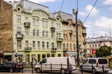 Lviv, Ukrayna, 22 Ağustos 2024 Lviv şehri. Rusya ile savaş sırasında, Lviv binaları Rus füzeleri tarafından tehdit ediliyor ve hedef alınıyordu. Altyapı ve binalar birincil hedeflerdir.