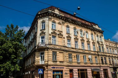 Lviv, Ukrayna, 22 Ağustos 2024 Lviv şehri. Rusya ile savaş sırasında, Lviv binaları Rus füzeleri tarafından tehdit ediliyor ve hedef alınıyordu. Altyapı ve binalar birincil hedeflerdir.