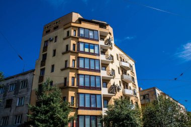 Lviv, Ukrayna, 23 Ağustos 2024 Lviv şehri. Rusya ile savaş sırasında, Lviv binaları Rus füzeleri tarafından tehdit ediliyor ve hedef alınıyordu. Altyapı ve binalar birincil hedeflerdir.