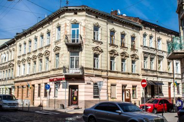 Lviv, Ukrayna, 24 Ağustos 2024 Lviv şehri. Rusya ile savaş sırasında, Lviv binaları Rus füzeleri tarafından tehdit ediliyor ve hedef alınıyordu. Altyapı ve binalar birincil hedeflerdir.