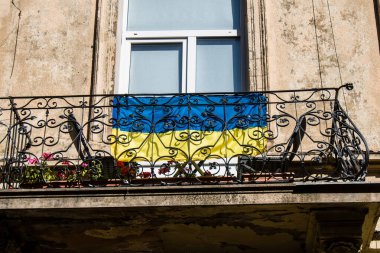 Lviv, Ukrayna, 25 Ağustos 2024 Lviv şehri. Rusya ile savaş sırasında, Lviv binaları Rus füzeleri tarafından tehdit ediliyor ve hedef alınıyordu. Altyapı ve binalar birincil hedeflerdir.