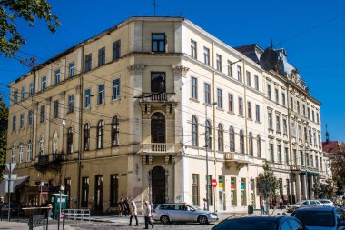 Lviv, Ukrayna, 25 Ağustos 2024 Lviv şehri. Rusya ile savaş sırasında, Lviv binaları Rus füzeleri tarafından tehdit ediliyor ve hedef alınıyordu. Altyapı ve binalar birincil hedeflerdir.