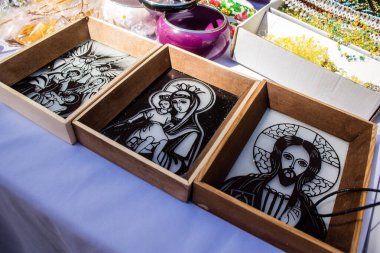 Lviv, Ukrayna, 25 Ağustos 2024, Lviv Gönüllü Mutfak adlı STK 2014 yılından bu yana çalışan bir grup insan. Cephedeki askerler için kuru yemekler ve çeşitli spesiyaller hazırlıyorlar..