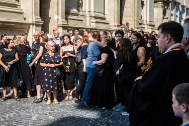 Lviv, Ukrayna, 31 Ağustos 2024 askeri cenaze töreni Lviv 'deki Aziz Havariler Kilisesi' nde, Rus ordusuna karşı savaşta ölen Azov askeri için..