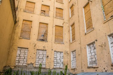 Kharkiv, Ukrayna, 11 Eylül 2024 Kharkiv şehri. Rusya ile savaş sırasında Harkiv binaları füzeler tarafından tehdit ediliyordu. Altyapı ve binalar birincil hedeflerdir.