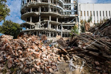 Kharkiv, Ukrayna, 11 Eylül 2024 Kharkiv şehri. Rusya ile savaş sırasında Harkiv binaları füzeler tarafından tehdit ediliyordu. Altyapı ve binalar birincil hedeflerdir.