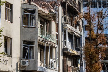 Kharkiv, Ukrayna, 11 Eylül 2024 Kharkiv şehri. Rusya ile savaş sırasında Harkiv binaları füzeler tarafından tehdit ediliyordu. Altyapı ve binalar birincil hedeflerdir.