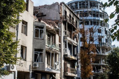 Kharkiv, Ukrayna, 11 Eylül 2024 Kharkiv şehri. Rusya ile savaş sırasında Harkiv binaları füzeler tarafından tehdit ediliyordu. Altyapı ve binalar birincil hedeflerdir.