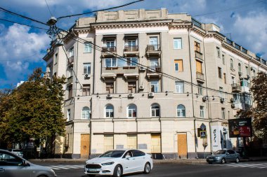Kharkiv, Ukrayna, 11 Eylül 2024 Kharkiv şehri. Rusya ile savaş sırasında Harkiv binaları füzeler tarafından tehdit ediliyordu. Altyapı ve binalar birincil hedeflerdir.