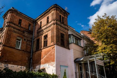 Kharkiv, Ukrayna, 11 Eylül 2024 Kharkiv şehri. Rusya ile savaş sırasında Harkiv binaları füzeler tarafından tehdit ediliyordu. Altyapı ve binalar birincil hedeflerdir.