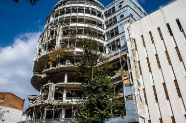 Kharkiv, Ukrayna, 11 Eylül 2024 Kharkiv şehri. Rusya ile savaş sırasında Harkiv binaları füzeler tarafından tehdit ediliyordu. Altyapı ve binalar birincil hedeflerdir.