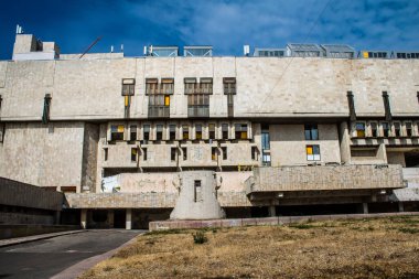 Kharkiv, Ukrayna, 11 Eylül 2024 Kharkiv şehri. Rusya ile savaş sırasında Harkiv binaları füzeler tarafından tehdit ediliyordu. Altyapı ve binalar birincil hedeflerdir.