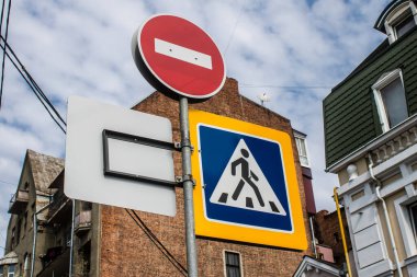 Kharkiv, Ukrayna, 11 Eylül 2024 Kharkiv şehri. Rusya ile savaş sırasında Harkiv binaları füzeler tarafından tehdit ediliyordu. Altyapı ve binalar birincil hedeflerdir.