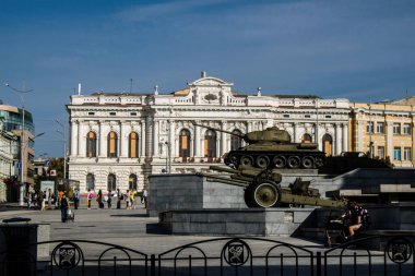 Kharkiv, Ukrayna, 11 Eylül 2024 Kharkiv şehri. Rusya ile savaş sırasında Harkiv binaları füzeler tarafından tehdit ediliyordu. Altyapı ve binalar birincil hedeflerdir.