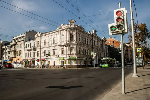 Kharkiv, Ukrayna, 18 Eylül 2024 Kharkiv şehri. Rusya ile savaş sırasında Harkiv binaları füzeler tarafından tehdit ediliyordu. Altyapı ve binalar birincil hedeflerdir.