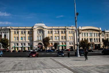 Kharkiv, Ukrayna, 18 Eylül 2024 Kharkiv şehri. Rusya ile savaş sırasında Harkiv binaları füzeler tarafından tehdit ediliyordu. Altyapı ve binalar birincil hedeflerdir.