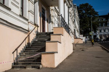 Kharkiv, Ukrayna, 18 Eylül 2024 Kharkiv şehri. Rusya ile savaş sırasında Harkiv binaları füzeler tarafından tehdit ediliyordu. Altyapı ve binalar birincil hedeflerdir.