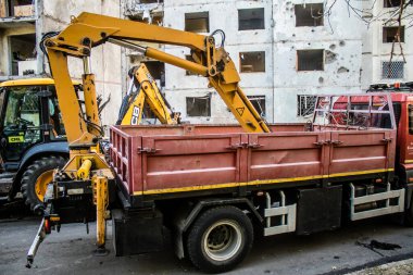 Kharkiv, Ukrayna, 22 Eylül 2024. Rusya 'nın Kharkiv' in Shevchenkivsky ilçesindeki bir yerleşim yerine düzenlediği ve 21 kişinin yaralanmasına ve ciddi hasara yol açan saldırıdan sonra.