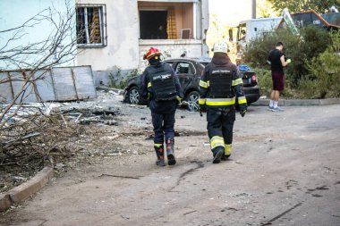 Kharkiv, Ukrayna, 22 Eylül 2024. Rusya 'nın Kharkiv' in Shevchenkivsky ilçesindeki bir yerleşim yerine düzenlediği ve 21 kişinin yaralanmasına ve ciddi hasara yol açan saldırıdan sonra.