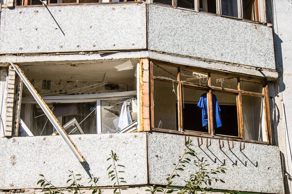 Харьков, Украина, 22 сентября 2024 года Последствия нападения России на жилой дом в Шевченковском районе Харькова, в результате которого пострадал 21 человек и нанесен значительный ущерб.