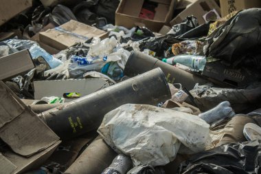 Kharkiv Oblastı, Ukrayna, 18 Eylül 2024 Ukrayna ve Rus silahlı kuvvetleri arasındaki gri bölgede. Bu tampon bölge tehlikeli ve bölgede öfke ile mücadele ediliyor..