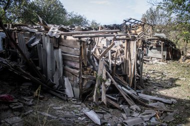 Borivska Selyshchna, Ukrayna, 28 Eylül 2024 Borivska Selyshchna şehri. Rusya ile savaş sırasında, Borivska Selyshchna şehri füzeler tarafından tehdit edildi. Altyapı ve binalar birincil hedeflerdir.