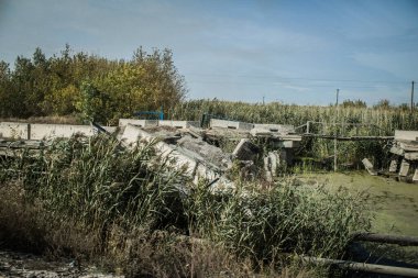 Kharkiv Oblastı, Ukrayna, 18 Eylül 2024 Ukrayna ve Rus silahlı kuvvetleri arasındaki gri bölgede. Bu tampon bölge tehlikeli ve bölgede öfke ile mücadele ediliyor..