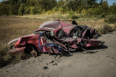 Kharkiv Oblastı, Ukrayna, 18 Eylül 2024 Ukrayna ve Rus silahlı kuvvetleri arasındaki gri bölgede. Bu tampon bölge tehlikeli ve bölgede öfke ile mücadele ediliyor..