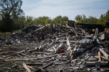 Borivska Selyshchna, Ukrayna, 28 Eylül 2024 Borivska Selyshchna şehri. Rusya ile savaş sırasında, Borivska Selyshchna şehri füzeler tarafından tehdit edildi. Altyapı ve binalar birincil hedeflerdir.