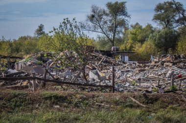 Borivska Selyshchna, Ukrayna, 28 Eylül 2024 Borivska Selyshchna şehri. Rusya ile savaş sırasında, Borivska Selyshchna şehri füzeler tarafından tehdit edildi. Altyapı ve binalar birincil hedeflerdir.
