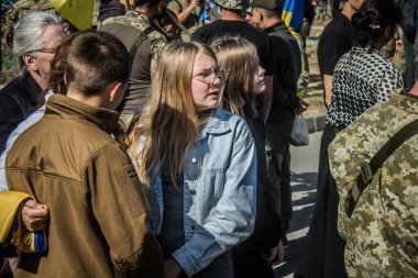 Kharkiv, Ukrayna, 30 Eylül 2024 123. Tabur 'un bölük komutanı Yüzbaşı Maksym Kudrin' in cenazesi. Cenaze töreni Zafer Sokağı mezarlığında yapılacak.