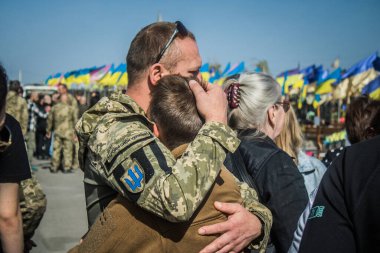 Kharkiv, Ukrayna, 30 Eylül 2024 123. Tabur 'un bölük komutanı Yüzbaşı Maksym Kudrin' in cenazesi. Cenaze töreni Zafer Sokağı mezarlığında yapılacak.