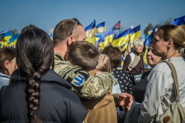 Kharkiv, Ukrayna, 30 Eylül 2024 123. Tabur 'un bölük komutanı Yüzbaşı Maksym Kudrin' in cenazesi. Cenaze töreni Zafer Sokağı mezarlığında yapılacak.