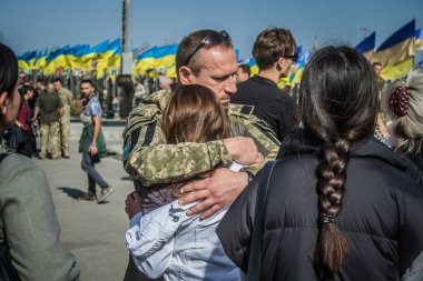 Kharkiv, Ukrayna, 30 Eylül 2024 123. Tabur 'un bölük komutanı Yüzbaşı Maksym Kudrin' in cenazesi. Cenaze töreni Zafer Sokağı mezarlığında yapılacak.