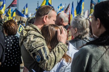 Kharkiv, Ukrayna, 30 Eylül 2024 123. Tabur 'un bölük komutanı Yüzbaşı Maksym Kudrin' in cenazesi. Cenaze töreni Zafer Sokağı mezarlığında yapılacak.