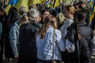 Kharkiv, Ukrayna, 30 Eylül 2024 123. Tabur 'un bölük komutanı Yüzbaşı Maksym Kudrin' in cenazesi. Cenaze töreni Zafer Sokağı mezarlığında yapılacak.