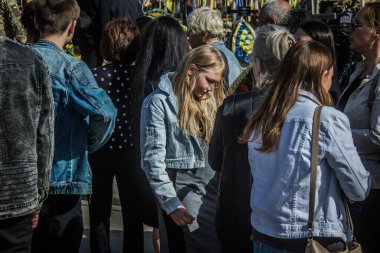 Kharkiv, Ukrayna, 30 Eylül 2024 123. Tabur 'un bölük komutanı Yüzbaşı Maksym Kudrin' in cenazesi. Cenaze töreni Zafer Sokağı mezarlığında yapılacak.